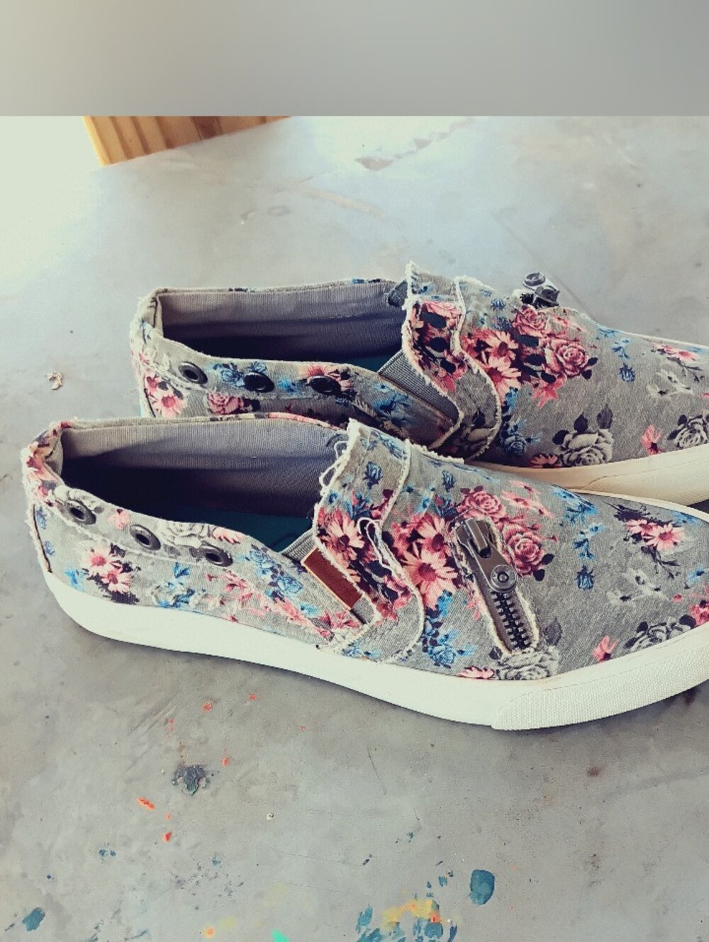 Women's Floral Slip-On Sneakers in Gray and Pink